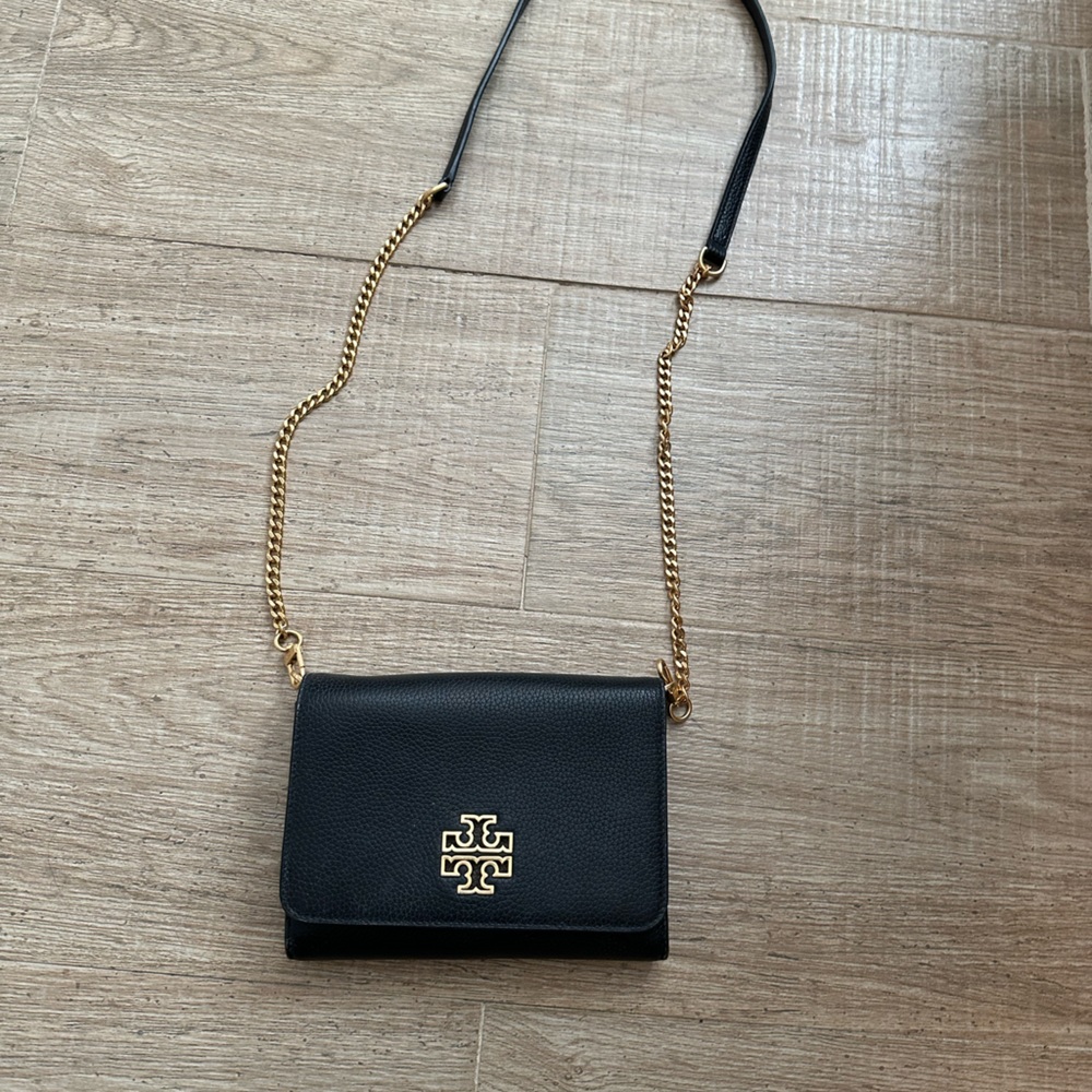 Tory Burch Wallet on a Chain